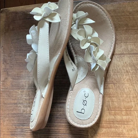 b.o.c. Cream Floral Sandals - Picture 7 of 7